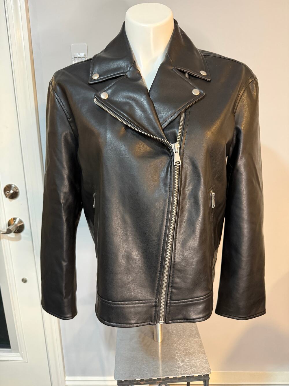 GAP Faux Leather Moto Biker Jacket Women's Large Black Asymmetric Zip EUC
